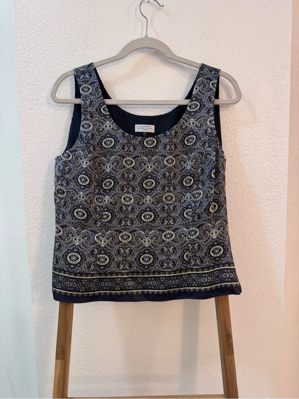 Tahari Arthur S Levine Elegant Navy and Yellow 100% Silk Top W/ Paisley Print